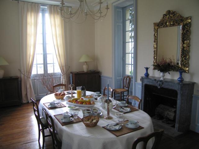 Chambres D'Hotes Le Chateau De La Plante Thuré Εξωτερικό φωτογραφία